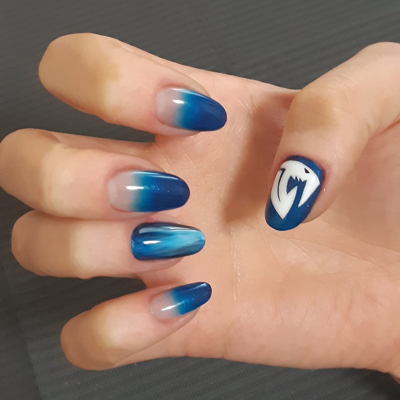 ハンド グラデーション 痛ネイル ジェルネイル セルフネイル Hachimitsu Nailのネイルデザイン No ネイルブック