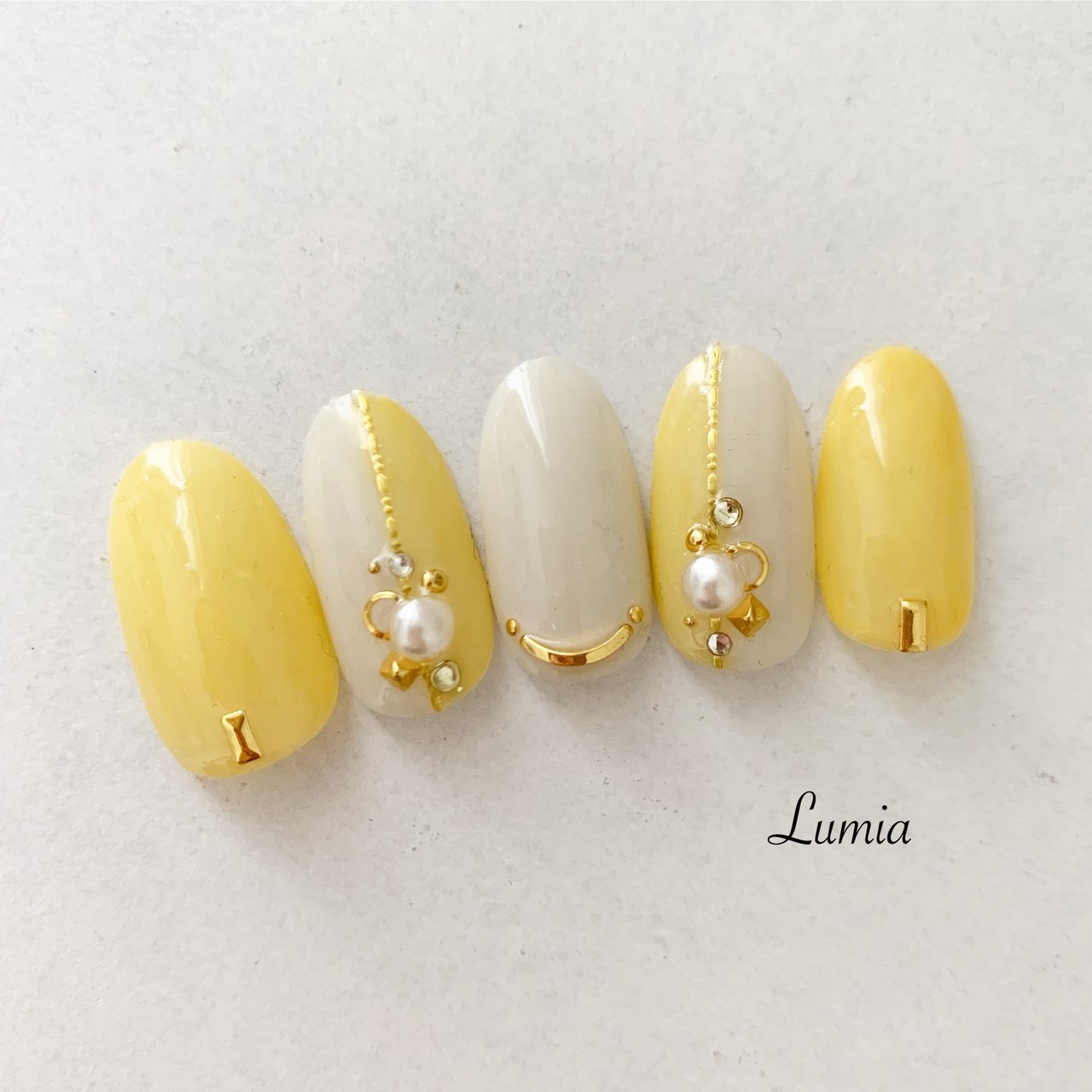春 夏 ハンド ワンカラー ビジュー Lumiaのネイルデザイン No 5262271 ネイルブック