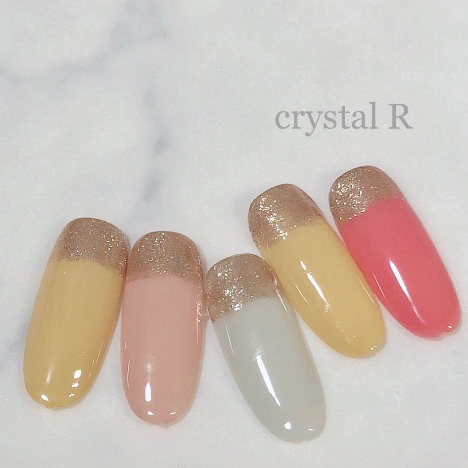 ベージュ ピンク イエロー ジェル Crystal R Nail Salon のネイルデザイン No ネイルブック