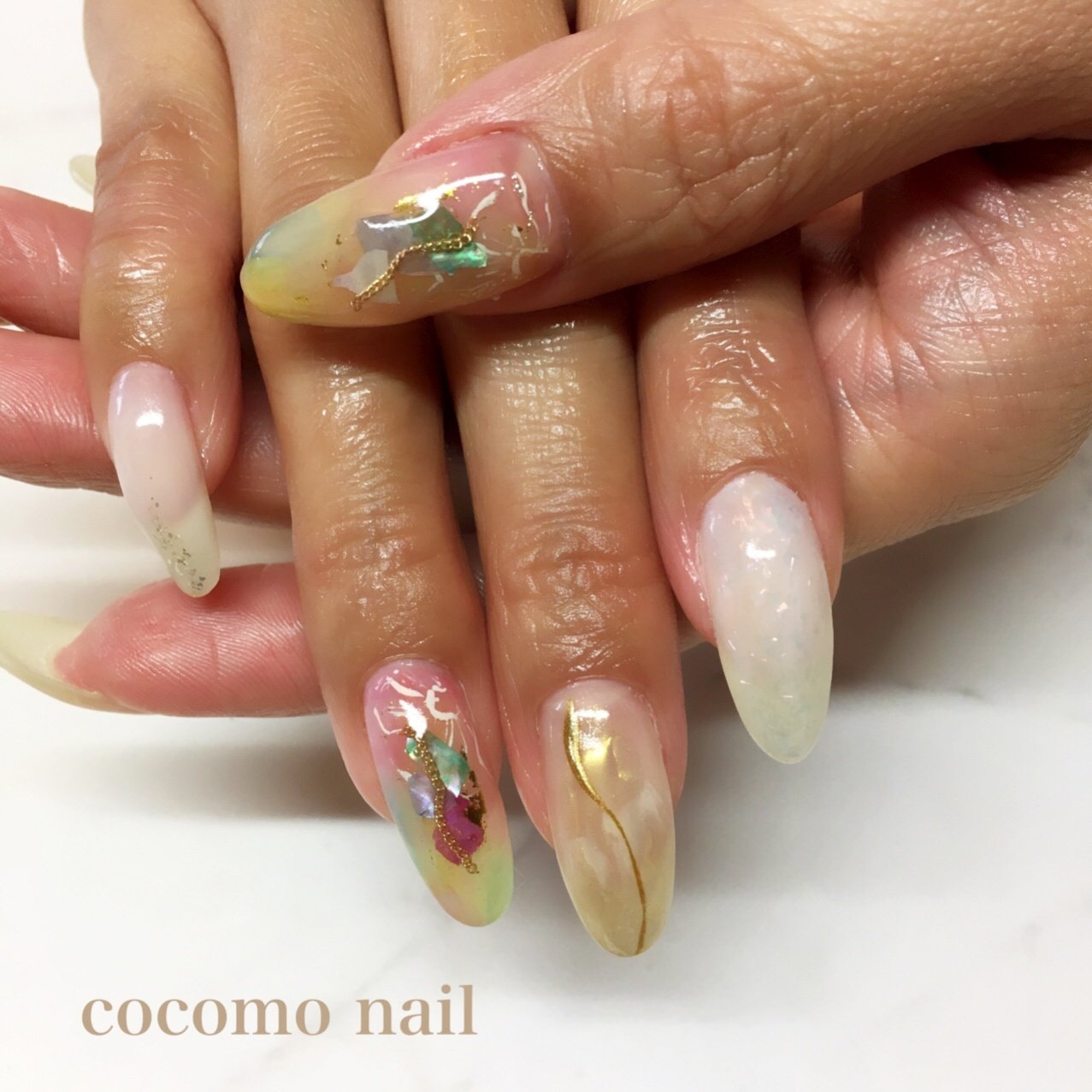 春 夏 ハンド フラワー シェル Cocomo Nailのネイルデザイン No 5271207 ネイルブック