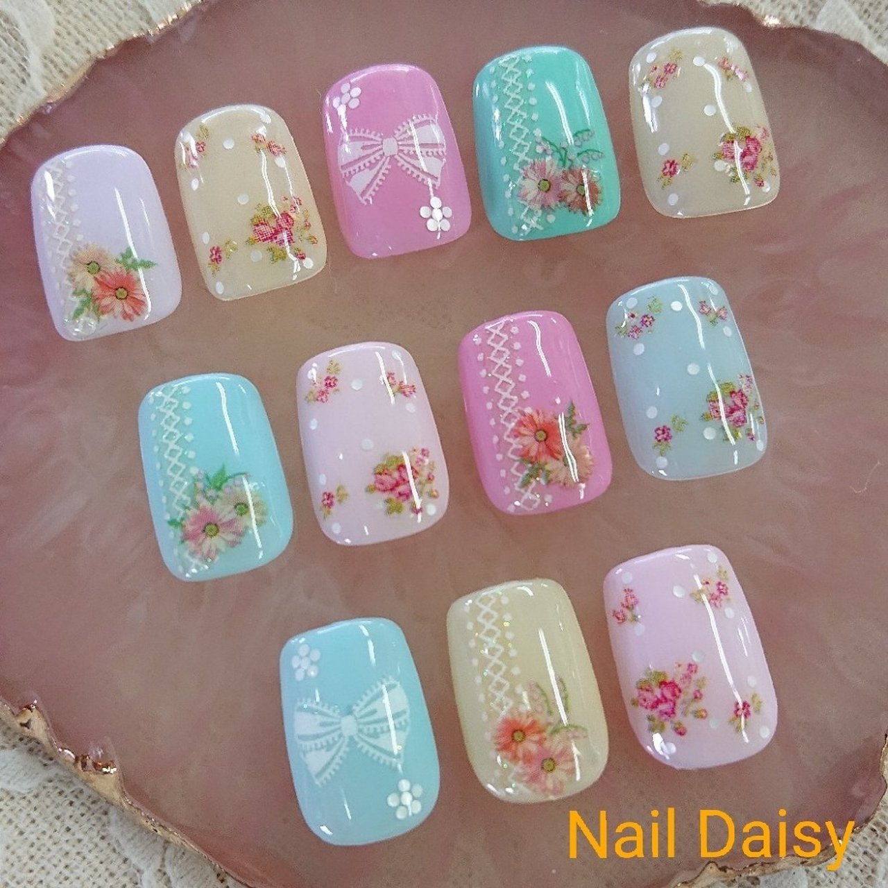 オールシーズン フラワー ドット リボン レース Naildaisyのネイルデザイン No ネイルブック