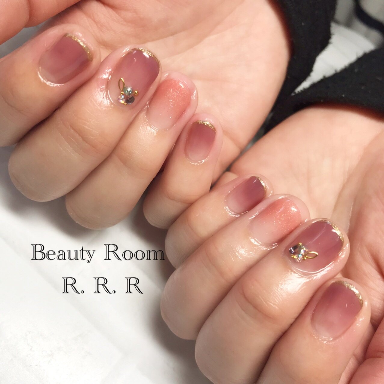 春 ハンド グラデーション ショート クリア Beautyroom R R Rのネイルデザイン No ネイルブック