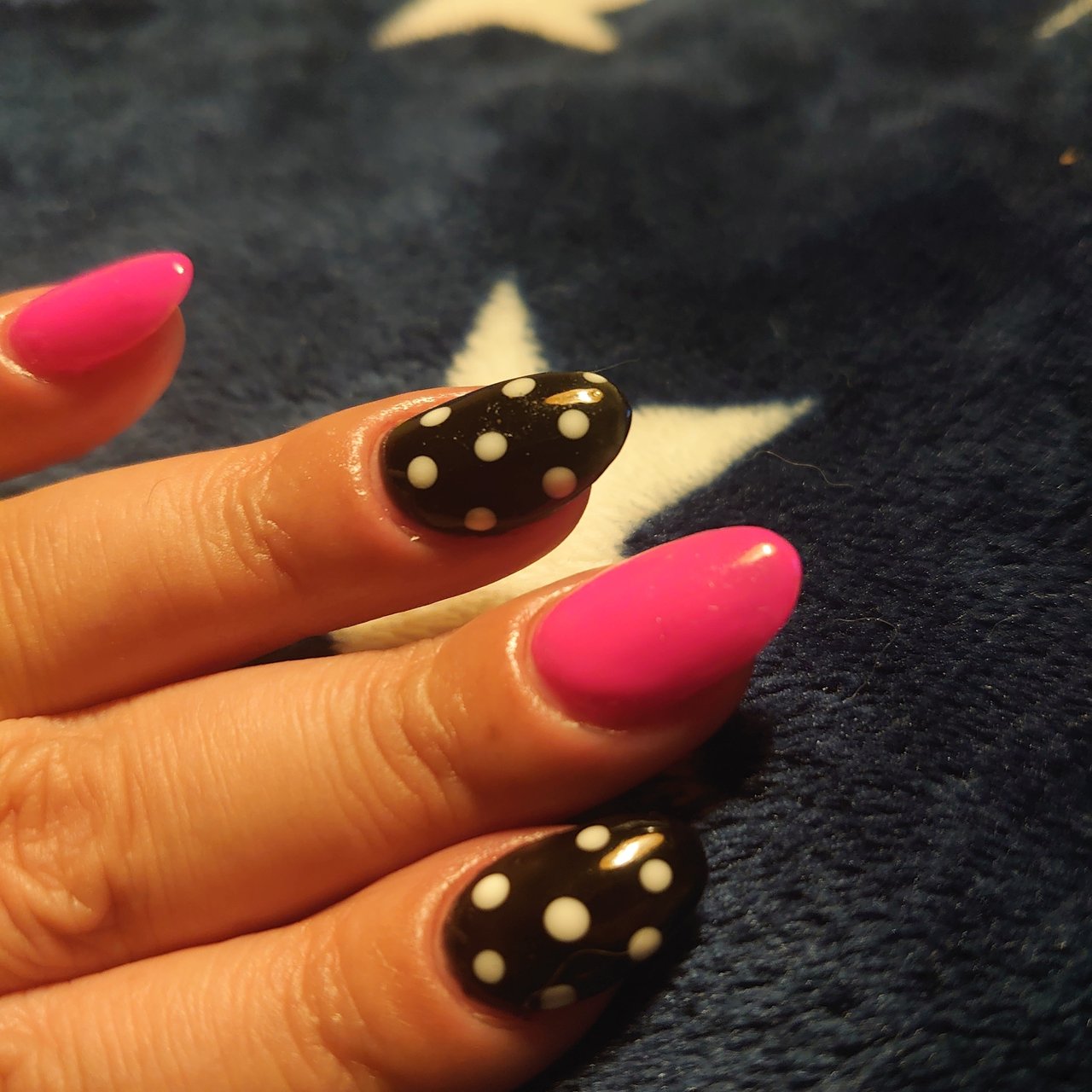 オールシーズン ハンド ワンカラー ドット ミディアム You のネイルデザイン No ネイルブック