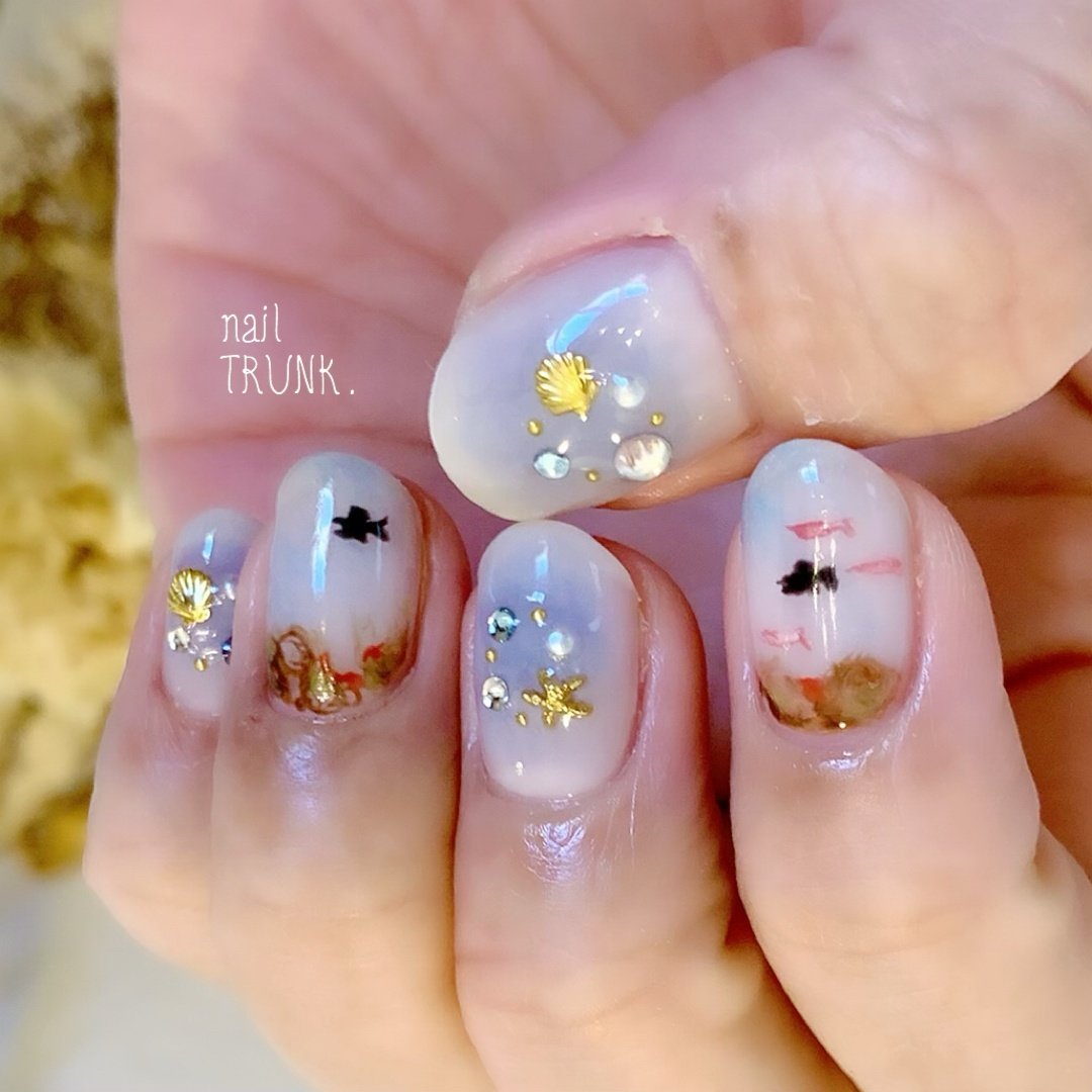 夏 ハンド チーク ホワイト レッド Nail Trunkのネイルデザイン No ネイルブック