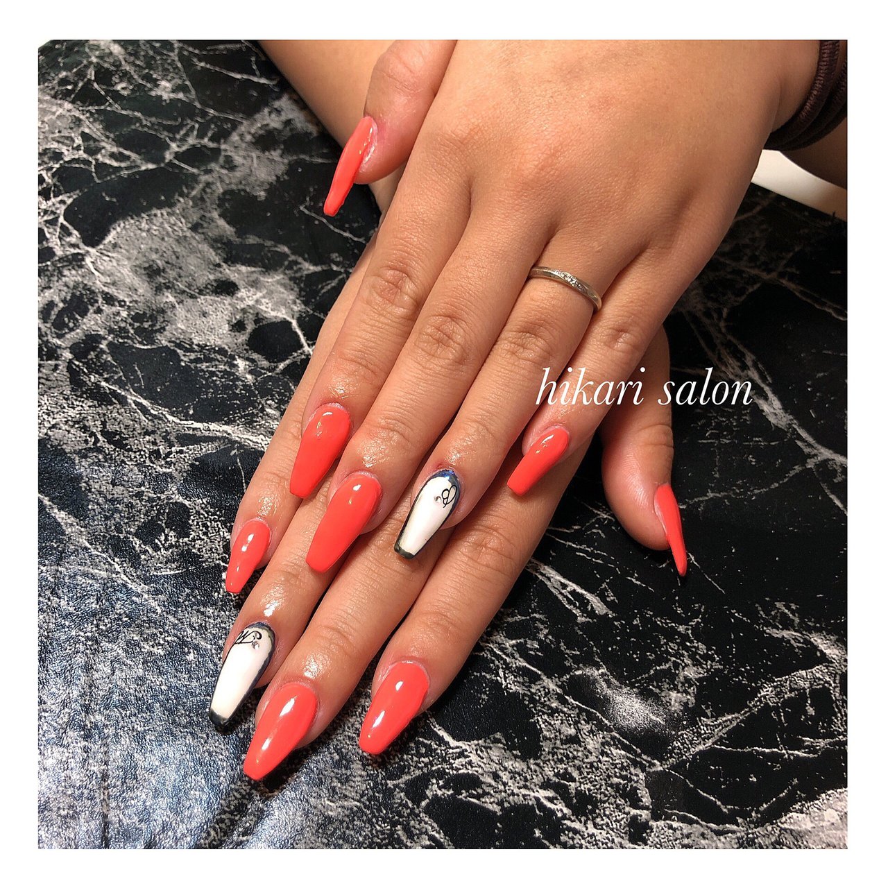 ハンド ロング ネオンカラー ジェルネイル Hikarisalonのネイルデザイン No ネイルブック