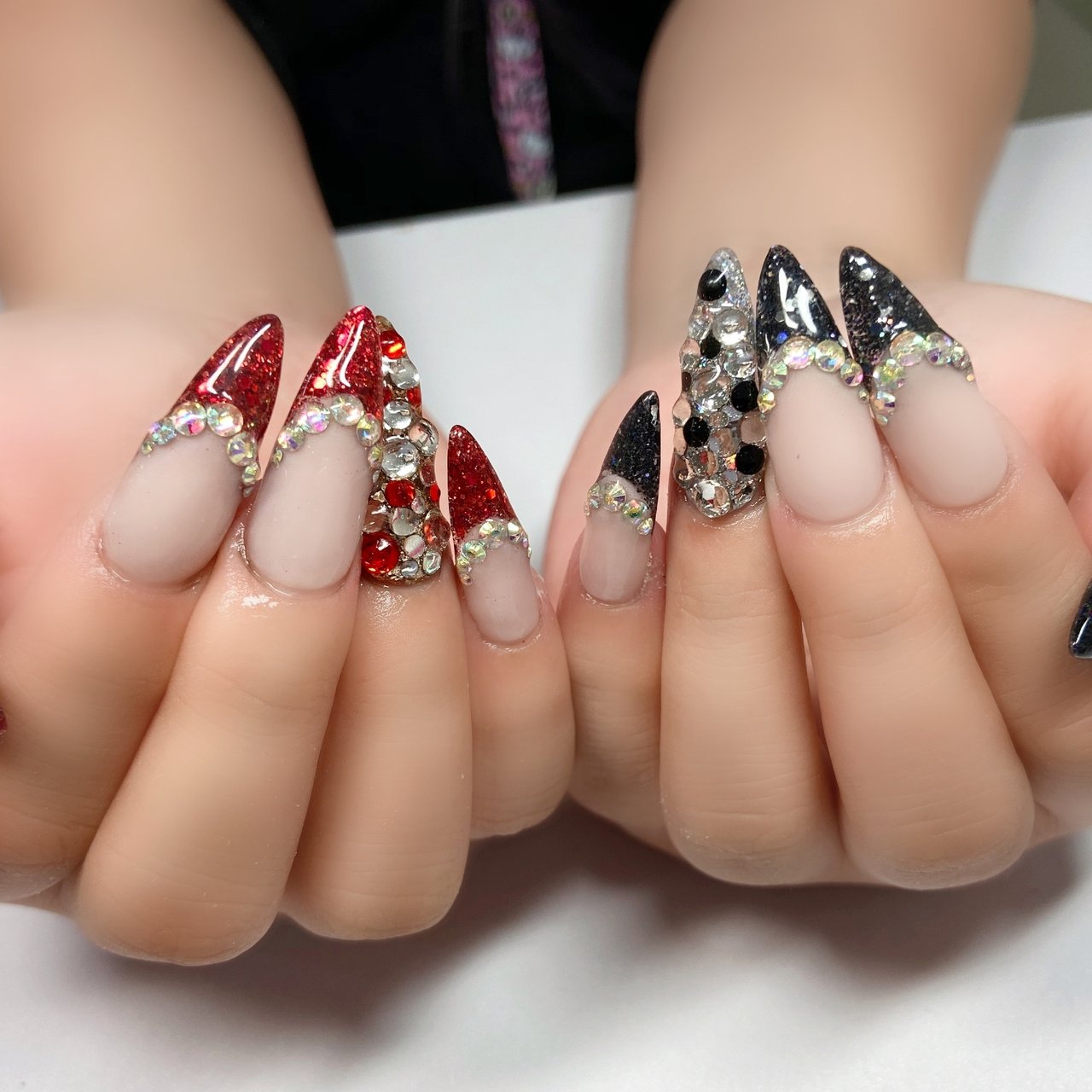 オールシーズン ハンド スカルプチュア Tiara Nailのネイルデザイン No ネイルブック