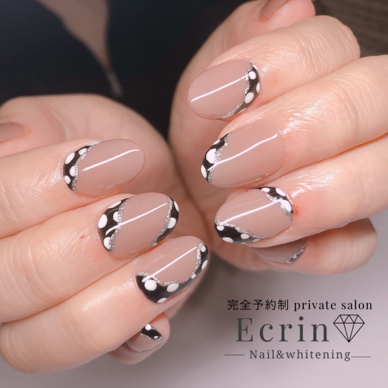 オールシーズン ハンド ドット ショート ベージュ Nailsalon Ecrin Mamiのネイルデザイン No ネイルブック