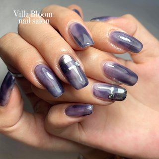 #ミラーネイル #ニュアンスネイル#ミラーフレンチ#透け感ネイル #シースルーネイル#シアーネイル#透明感ネイル#艶ネイル#ネイビーネイル#スクエアネイル#ちゅるんネイル#夏ネイル#初夏ネイル#梅雨ネイル#シンプルネイル#オフィスネイル #夏 #オールシーズン #梅雨 #七夕 #ハンド #シースルー #ニュアンス #ミラー #ロング #クリア #ネイビー #シルバー #ジェルネイル #お客様 #Villa Bloom nail salon #ネイルブック