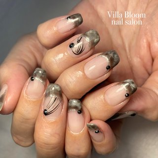 #フレンチネイル#シースルーネイル#ニュアンスネイル#シンプルネイル#シアーカラーネイル#透け感ネイル#透明感ネイル#艶ネイル#ブラックネイル#黒ネイル#スワロフスキー#スワロフスキーネイル#オフィスネイル#スクエアネイル#シアーネイル#夏ネイル#梅雨ネイル #夏 #オールシーズン #梅雨 #オフィス #ハンド #フレンチ #ビジュー #ニュアンス #ミディアム #クリア #ブラック #シルバー #ジェルネイル #お客様 #Villa Bloom nail salon #ネイルブック