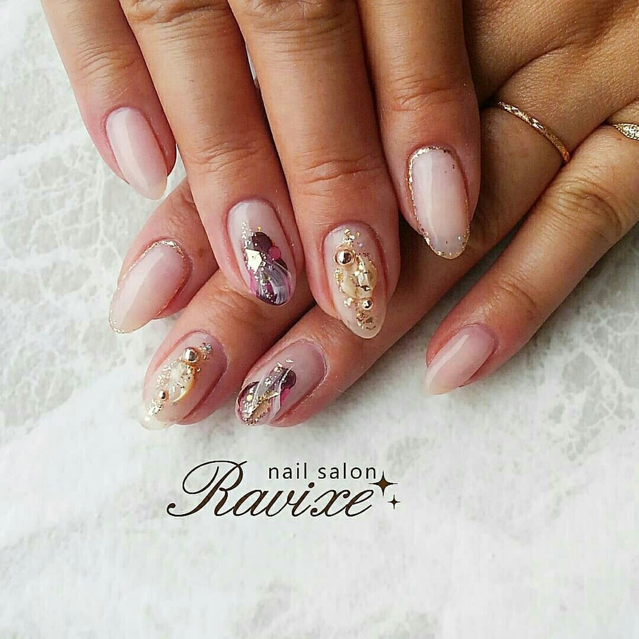 夏 ハンド ラメ シェル シースルー Nailsalon Ravixeのネイルデザイン No ネイルブック