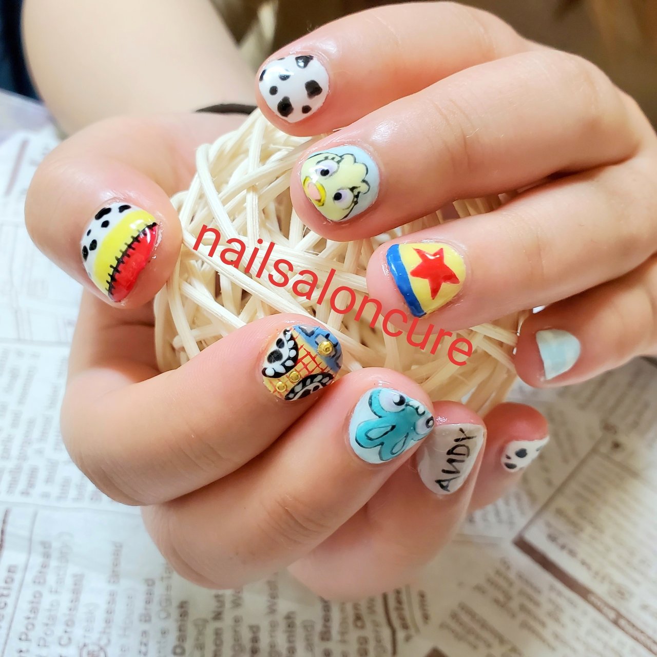 ハンド アニマル柄 キャラクター ショート ホワイト Nailsaloncureのネイルデザイン No ネイルブック