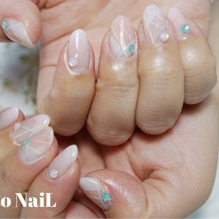 ホワイト ジェルネイル Trinity Care のネイルデザイン ネイルブック