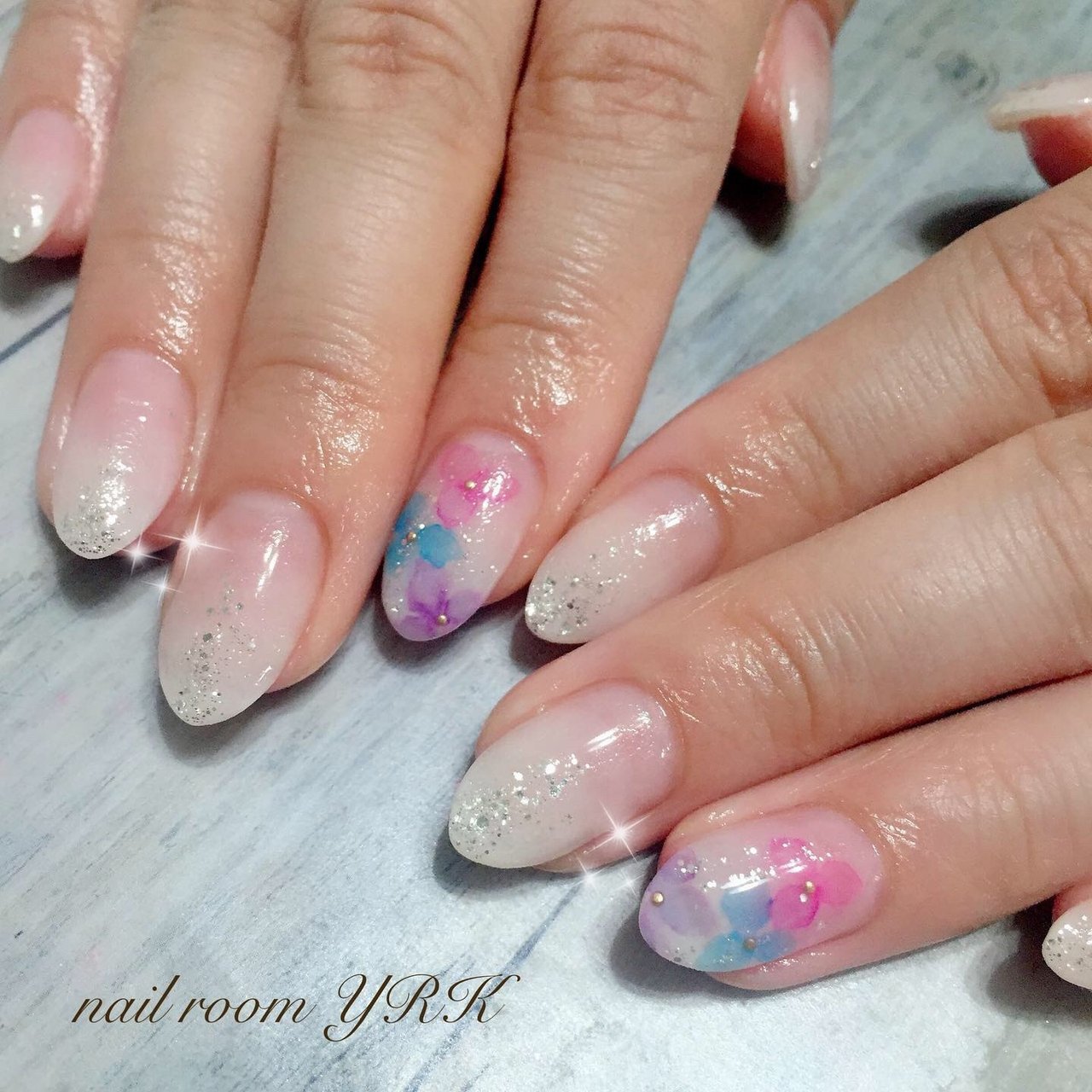 梅雨 オフィス ハンド グラデーション ラメ Nail Room Yrkのネイルデザイン No ネイルブック