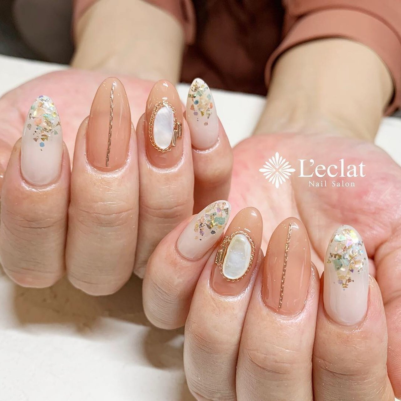 春 夏 ハンド ビジュー ワンカラー Nailsalon Leclatのネイルデザイン No ネイルブック