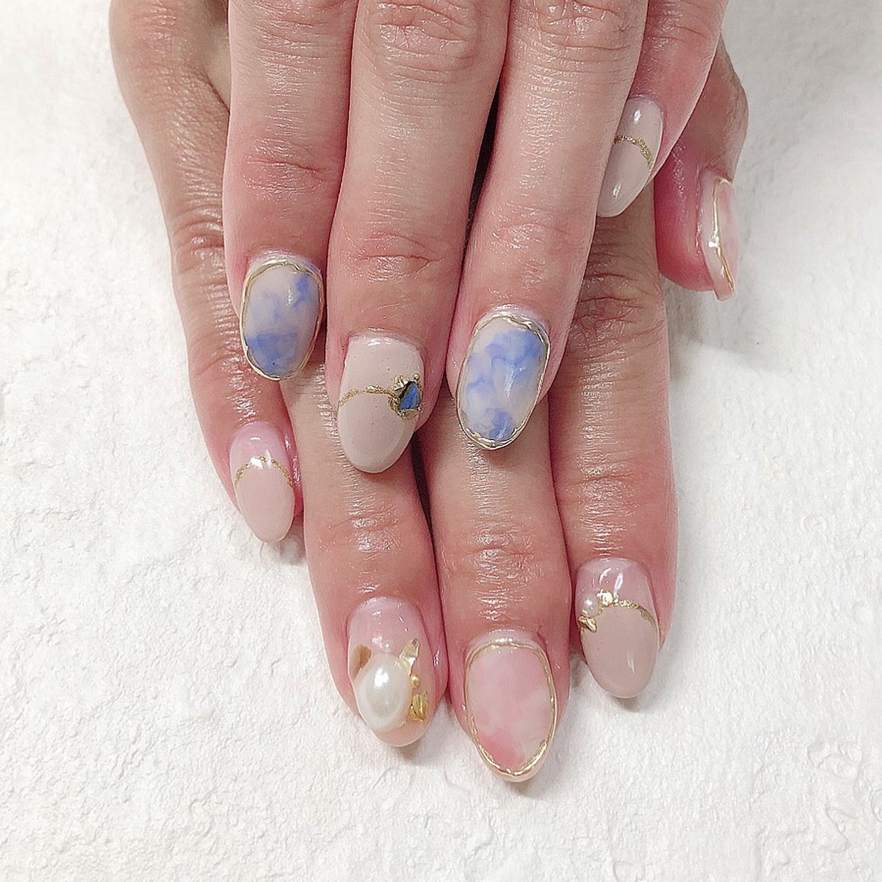 ニュアンス ミラー ベージュ ピンク ブルー Mika S Salonのネイルデザイン No ネイルブック