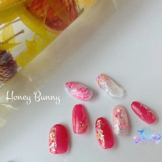 ✨﻿ 6月ネイル﻿

キラキラを閉じ込めました。

色々組み合わせても楽しい♪﻿
﻿
﻿
今月のお客様は嬉しいサービスがあります❣️﻿
水素ガス吸入30分無料💕﻿
(鼻カニューレ¥500は別途になります)﻿
﻿
綺麗になりながら免疫力上げていきましょう✨﻿
﻿
﻿
﻿
﻿
﻿
﻿
#梅雨ネイル　#6月ネイル　#紫陽花ネイル　雫ネイル﻿
#傘ネイル　#アンブレラネイル　#雨ネイル﻿
#マオジェル導入サロン福岡#筑紫野ネイル ﻿
#小郡市ネイル #鳥栖市ネイル#久留米市ネイル﻿
#ハニーバニー#ネイルサロンハニーバニー　#honeybunny ﻿
#アセトンを使わない﻿
#フィルイン一層残し #一層残しフィルイン ﻿
#水素風呂レンタル取次店
#水素ガスリタエアー #夏 #梅雨 #ハンド #ビジュー #ホログラム #ラメ #シェル #ニュアンス #ミディアム #レッド #ゴールド #シルバー #ジェルネイル #ネイルチップ #Aya #ネイルブック