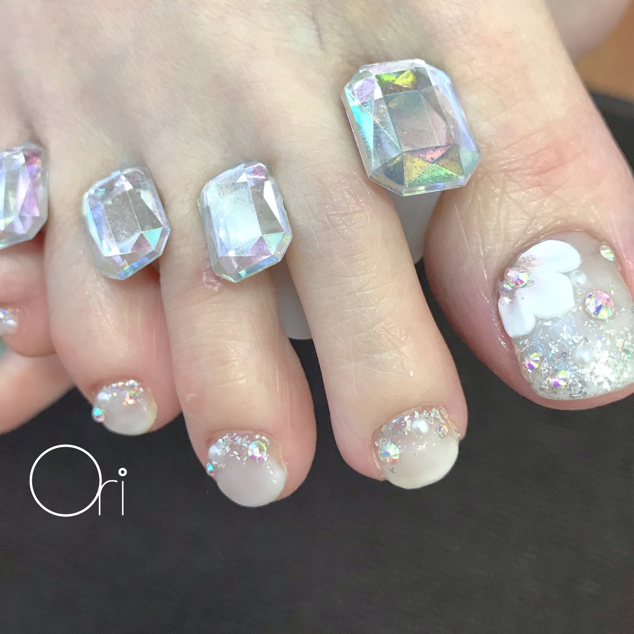 夏 オールシーズン フット グラデーション ラメ Beautyroom R R Rのネイルデザイン No ネイルブック