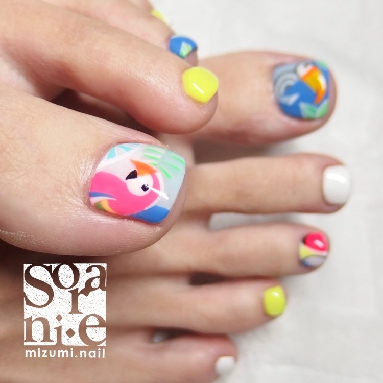 夏 オールシーズン フット ショート ネオンカラー Mizumi Sorani E のネイルデザイン No ネイルブック