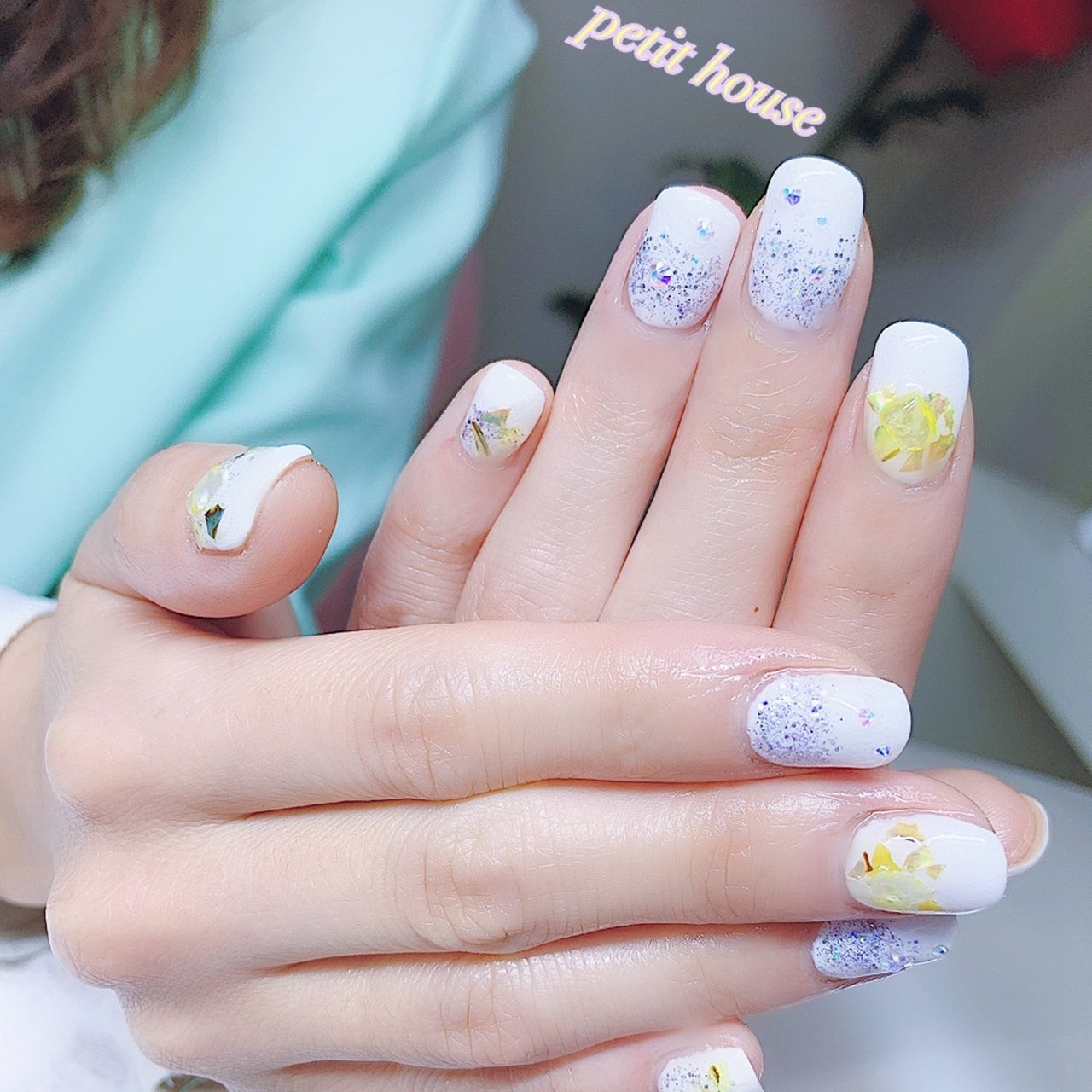 夏 ハンド ラメ シェル ミディアム Nail Eye Petit Houseのネイルデザイン No ネイルブック