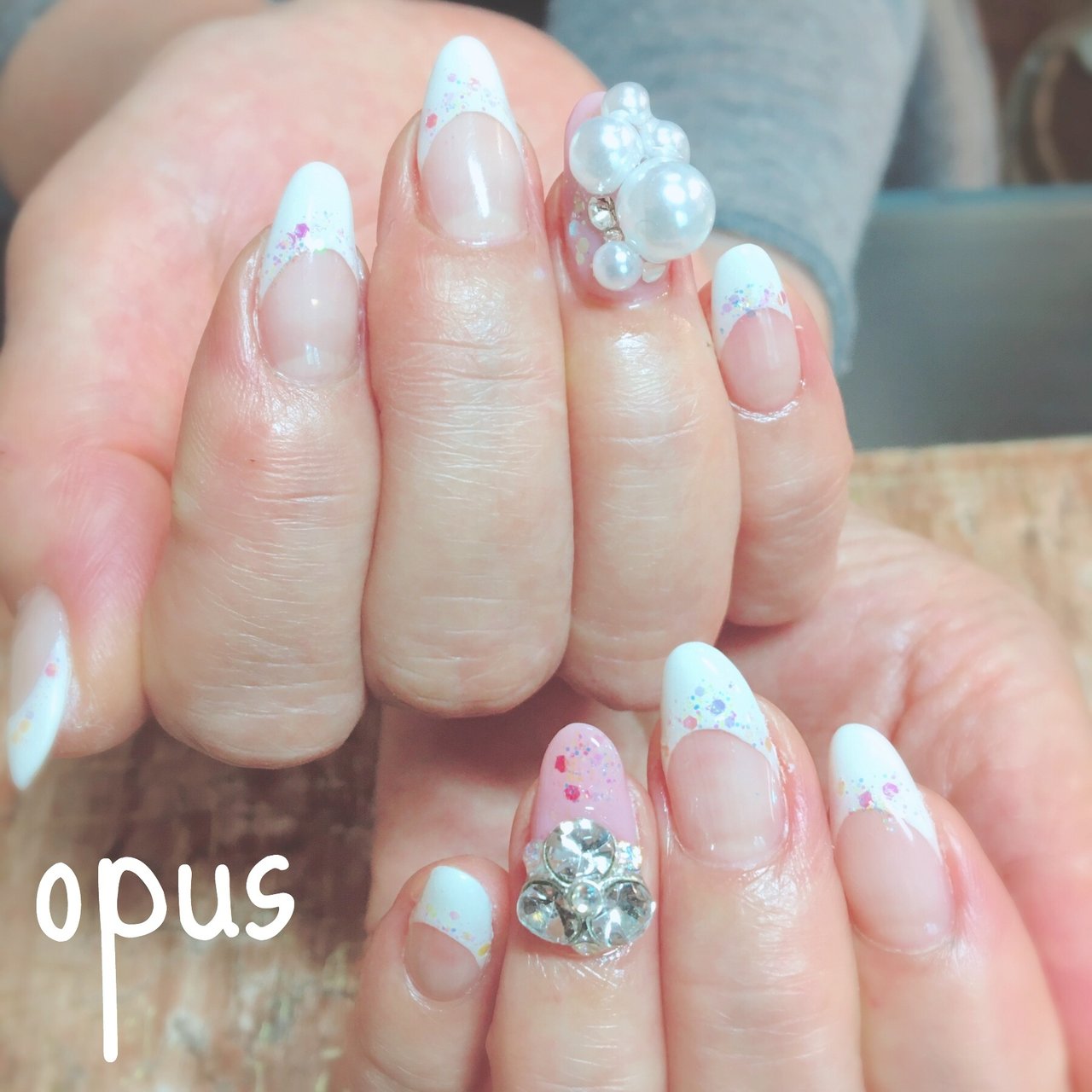 オールシーズン ブライダル ハンド フレンチ ビジュー Opus のネイルデザイン No ネイルブック