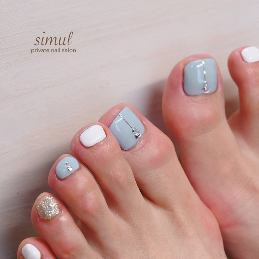 夏 オールシーズン フット シンプル ラメ Simul シムール のネイルデザイン No ネイルブック