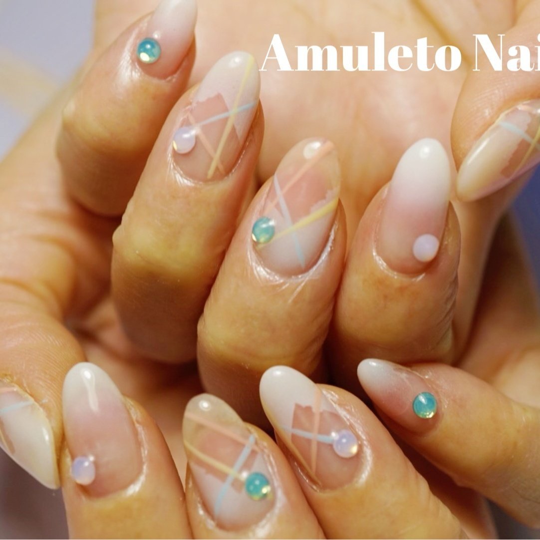 オールシーズン ハンド ニュアンス ホワイト パステル Amuleto Nailのネイルデザイン No ネイルブック