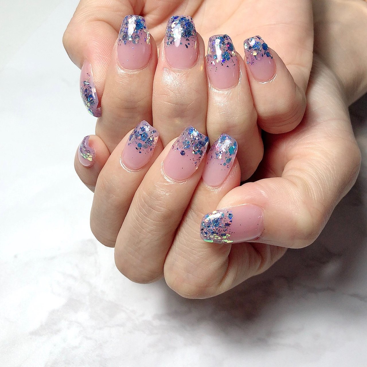 オールシーズン グラデーション ホログラム ラメ ピンク Happy Nailのネイルデザイン No ネイルブック