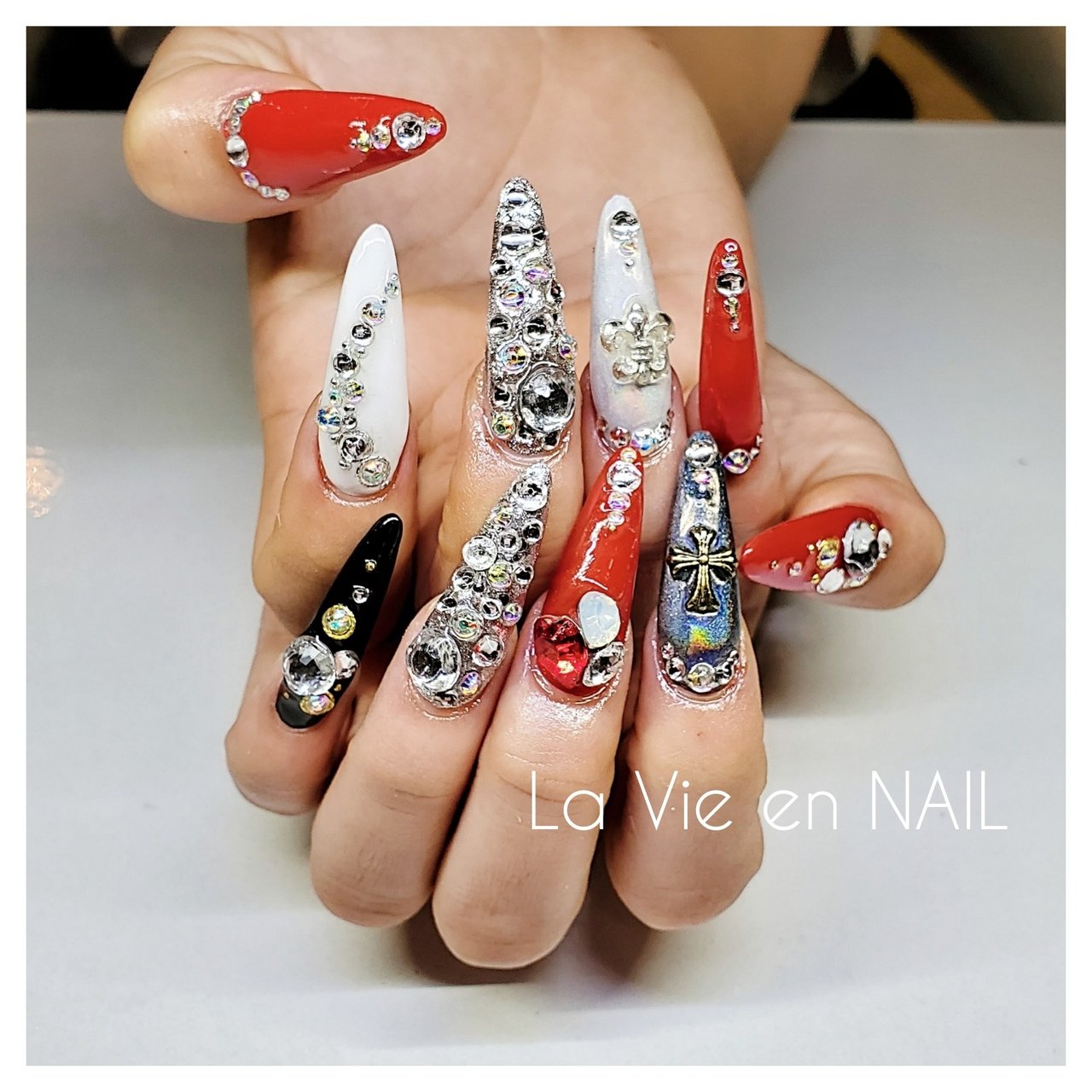 オールシーズン 成人式 パーティー 女子会 ハンド La Vie En Nailのネイルデザイン No ネイルブック