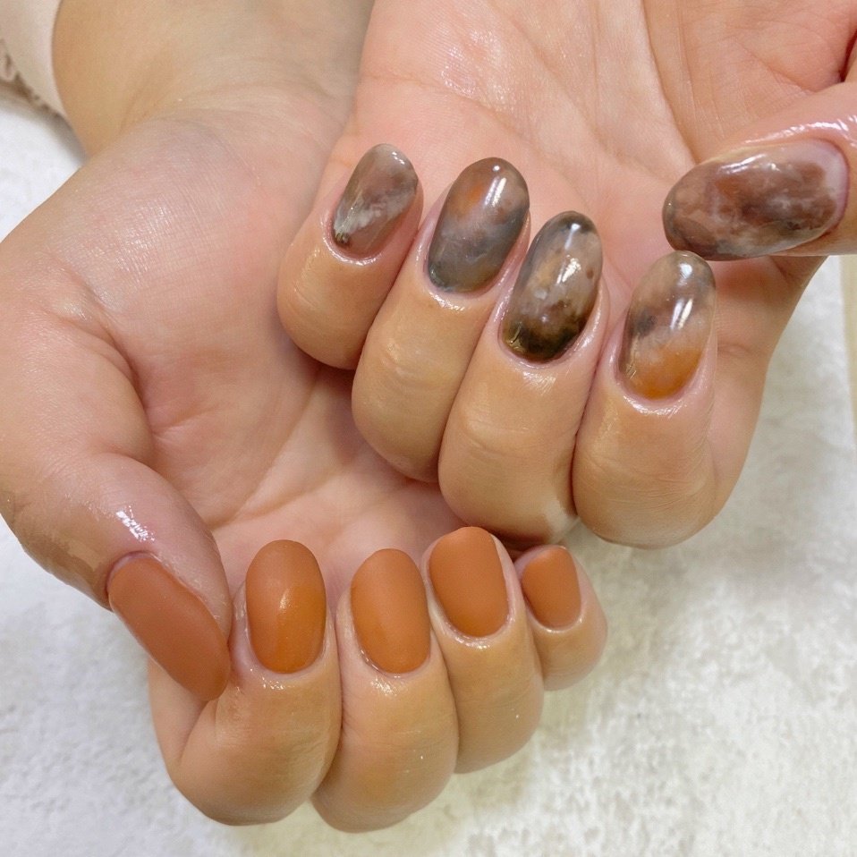 オールシーズン ハンド タイダイ ニュアンス ショート Nailsalonninaのネイルデザイン No ネイルブック