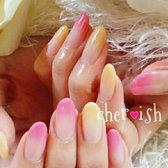 ハンド グラデーション ピンク イエロー Private Nail Salon Cher Ishのネイルデザイン No ネイルブック