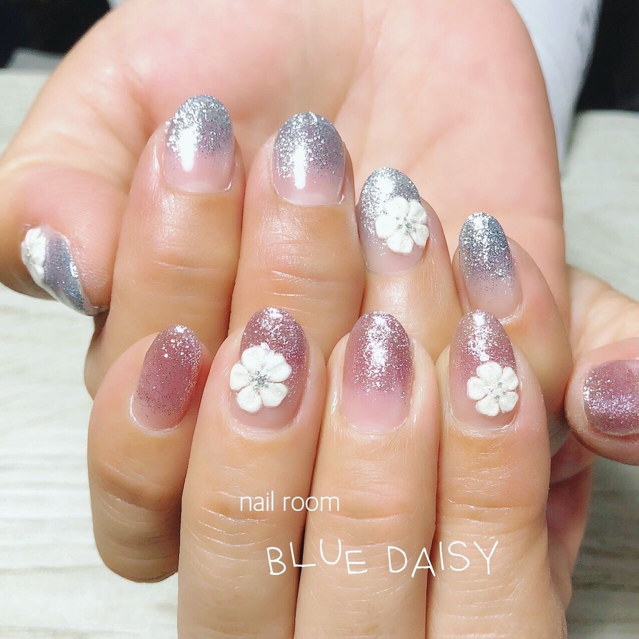 夏 海 リゾート ハンド シンプル Blue Daisyのネイルデザイン No ネイルブック