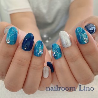  #夏 #梅雨 #海 #リゾート #ハンド #ビジュー #ラメ #大理石 #ニュアンス #ミディアム #ブルー #ネイビー #シルバー #ジェルネイル #お客様 #💜akiko💜 #ネイルブック