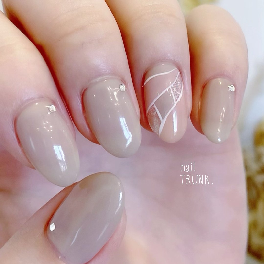 オールシーズン ハンド シンプル ホワイト ベージュ Nail Trunkのネイルデザイン No ネイルブック