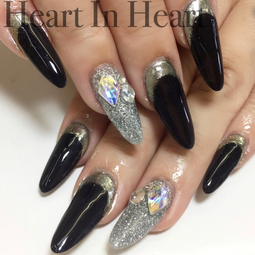 ハンド ラメ ロング ブラック シルバー Heart In Heartのネイルデザイン No ネイルブック