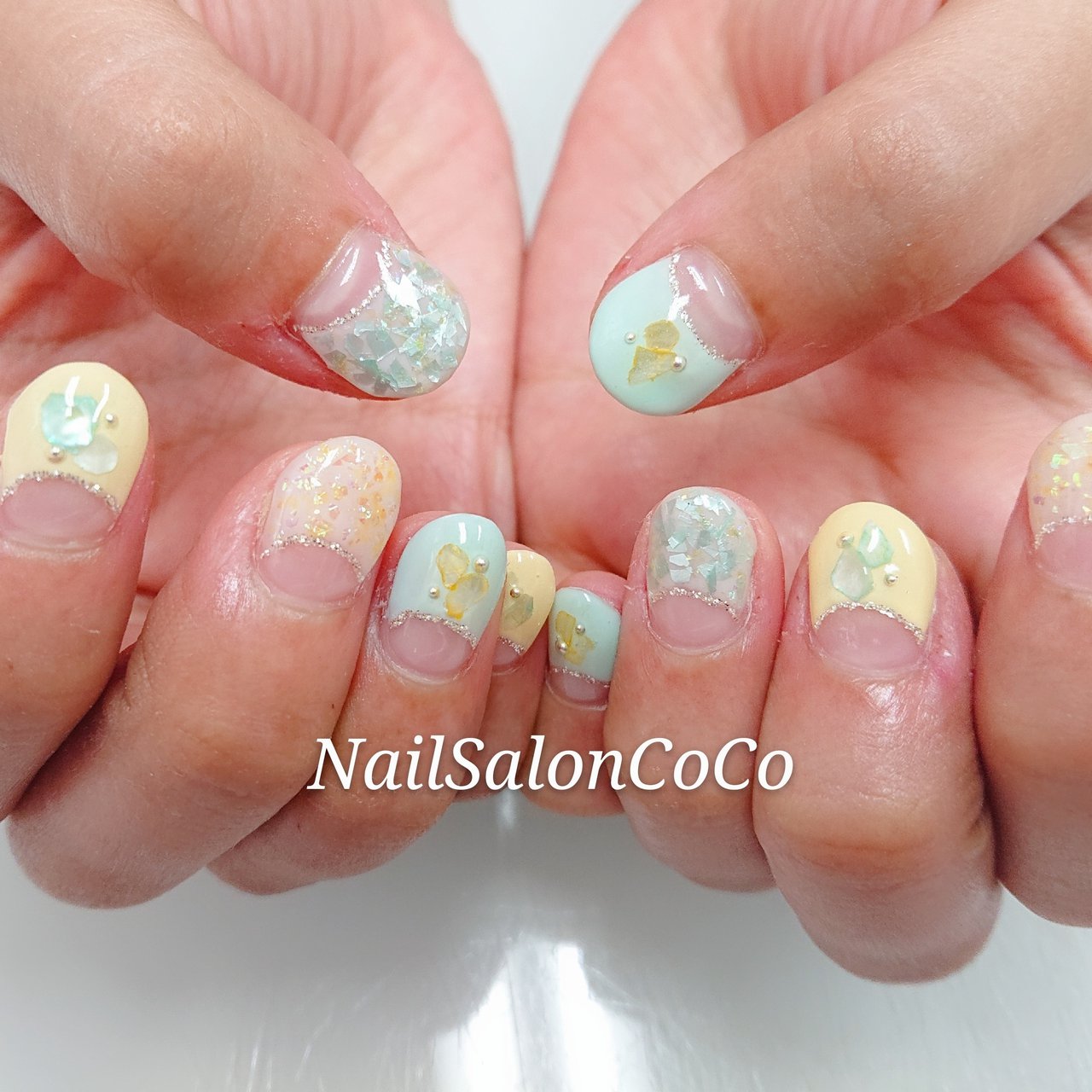 夏 海 ハンド フレンチ ホログラム Nailsaloncocoのネイルデザイン No ネイルブック