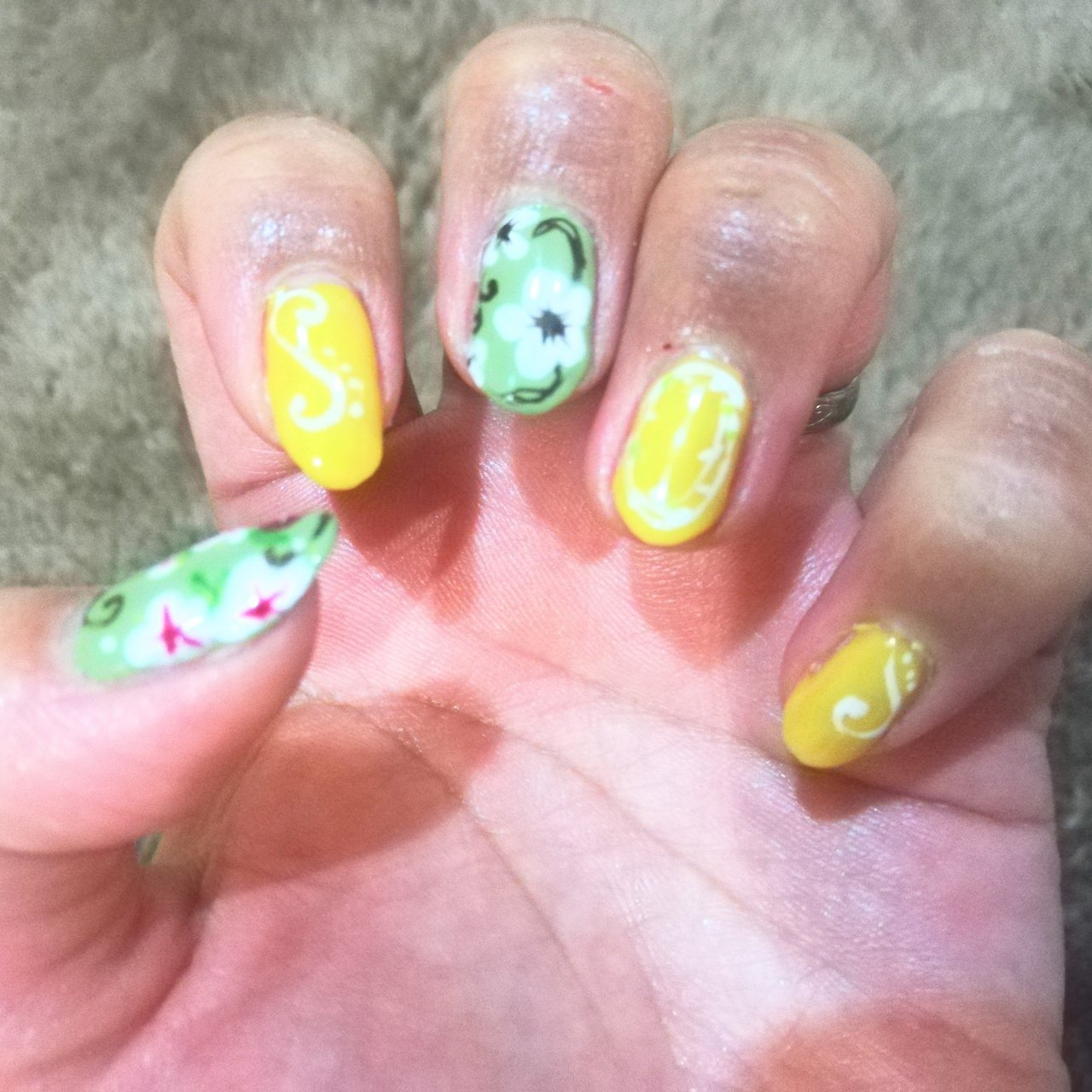 オールシーズン ハンド フラワー ミディアム イエロー Nekoil Nailのネイルデザイン No ネイルブック