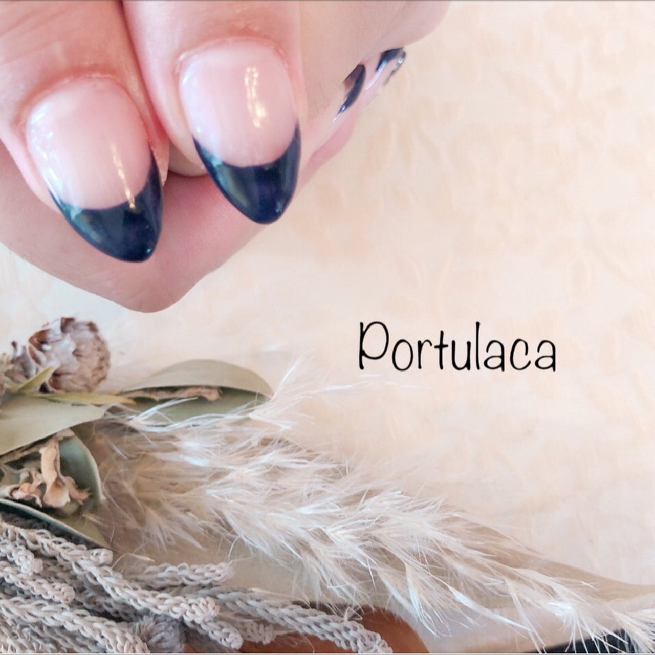フレンチ ビジュー ネイビー 愛能知加子 Portulacaのネイルデザイン No ネイルブック