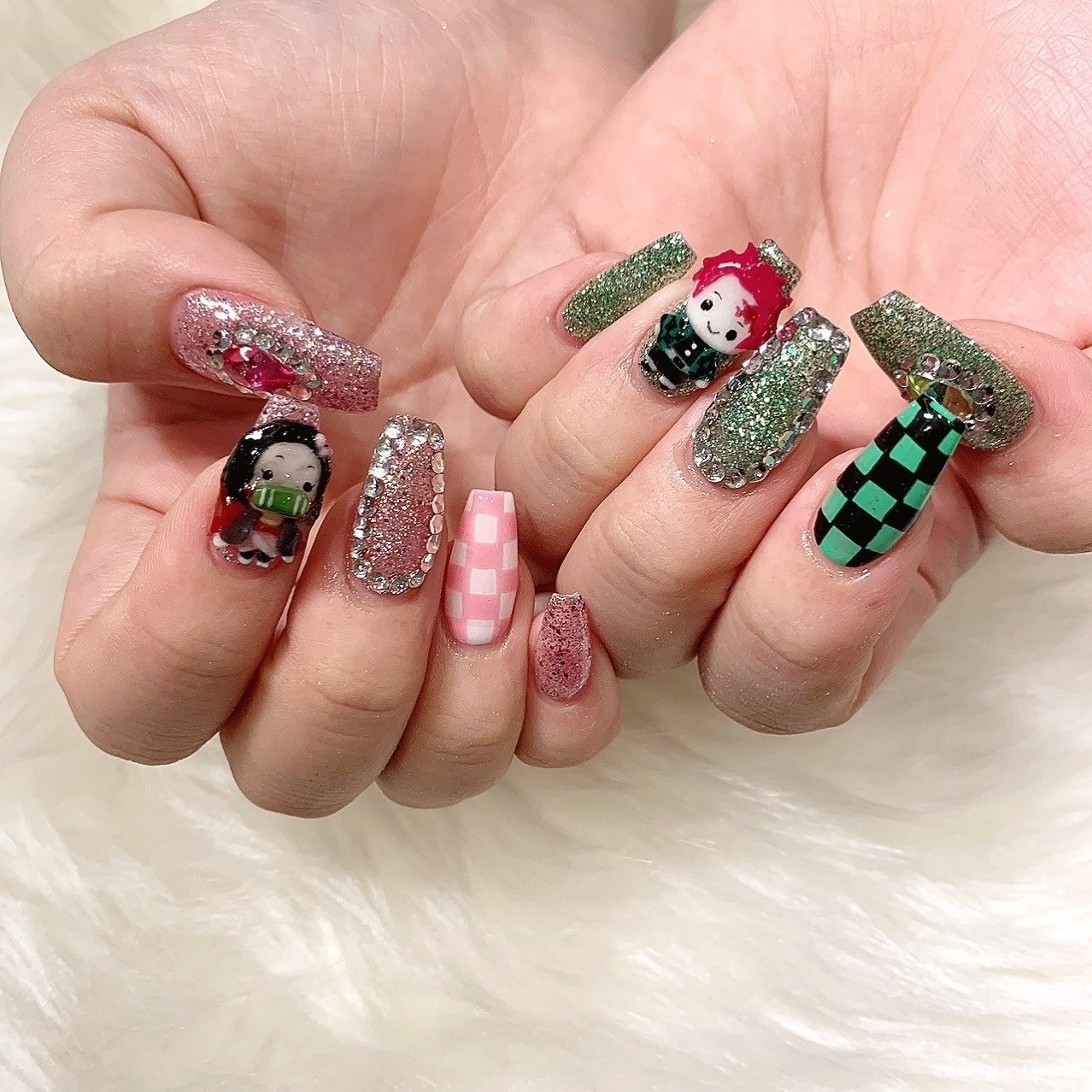 オールシーズン ハンド ラメ 痛ネイル キャラクター Bg Nailのネイルデザイン No ネイルブック