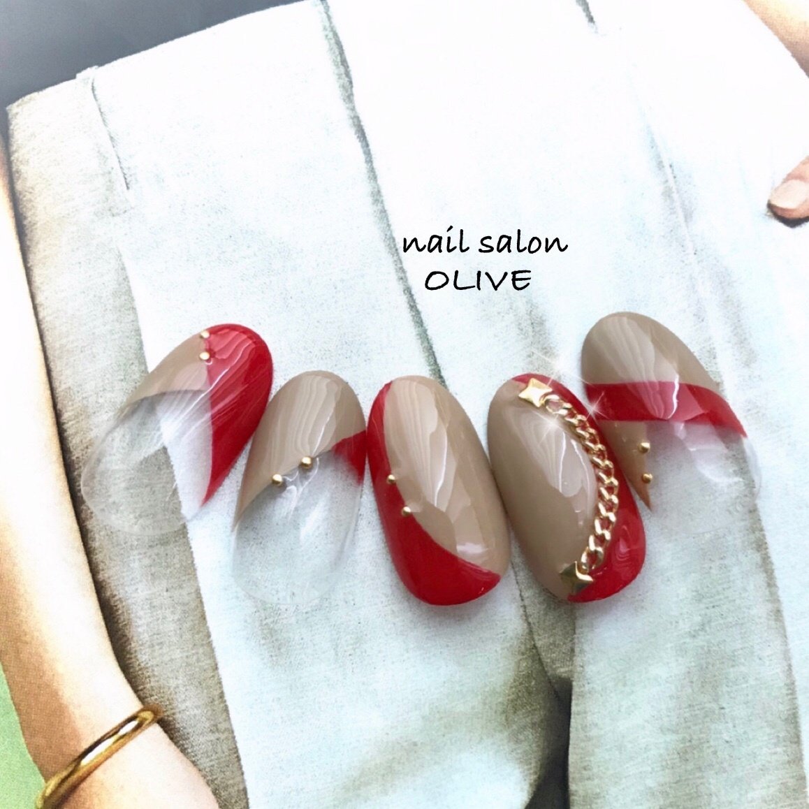 オールシーズン ハンド 変形フレンチ チェーン グリーン Nail Salon Oliveのネイルデザイン No ネイルブック