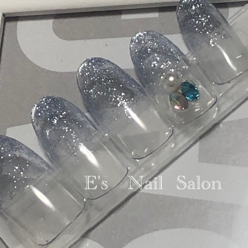 夏 オールシーズン ハンド グラデーション ショート E S Nail Salon エミのネイルデザイン No ネイルブック