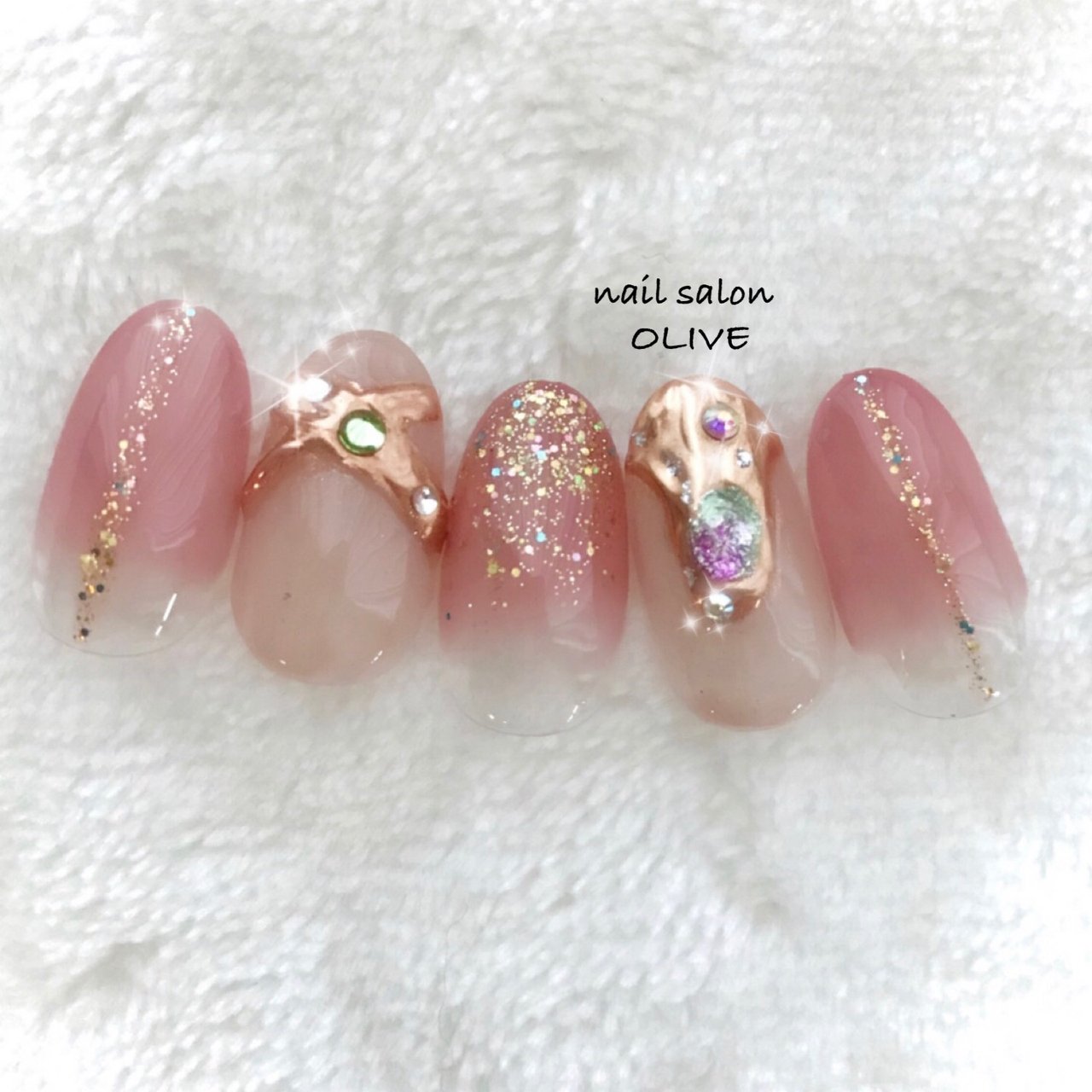 夏 オールシーズン ハンド グラデーション ビジュー Nail Salon Oliveのネイルデザイン No ネイルブック