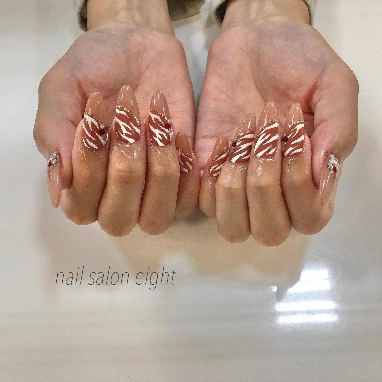 オールシーズン ハンド 変形フレンチ ワンカラー アニマル柄 Nail Salon Eightのネイルデザイン No ネイルブック