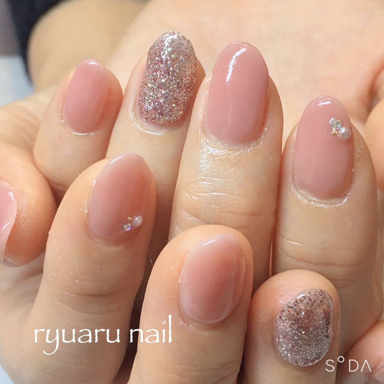 オールシーズン オフィス デート ハンド ラメ Ryuaru Nailのネイルデザイン No ネイルブック