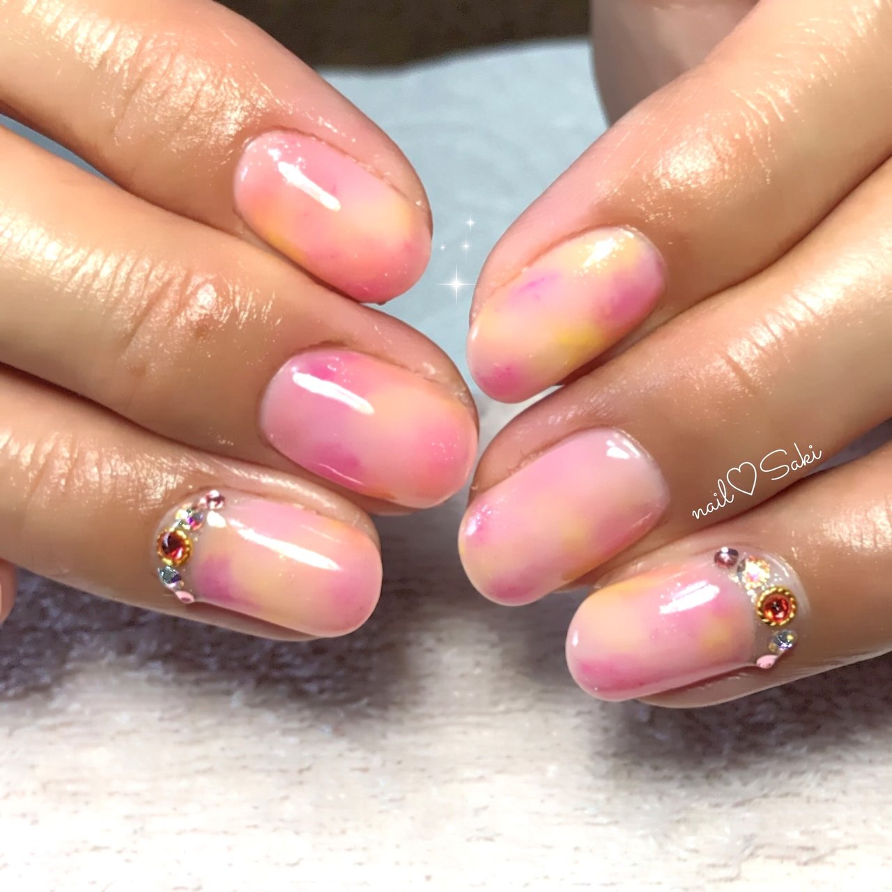 夏 ハンド シースルー タイダイ ホワイト Nail Sakiのネイルデザイン No ネイルブック