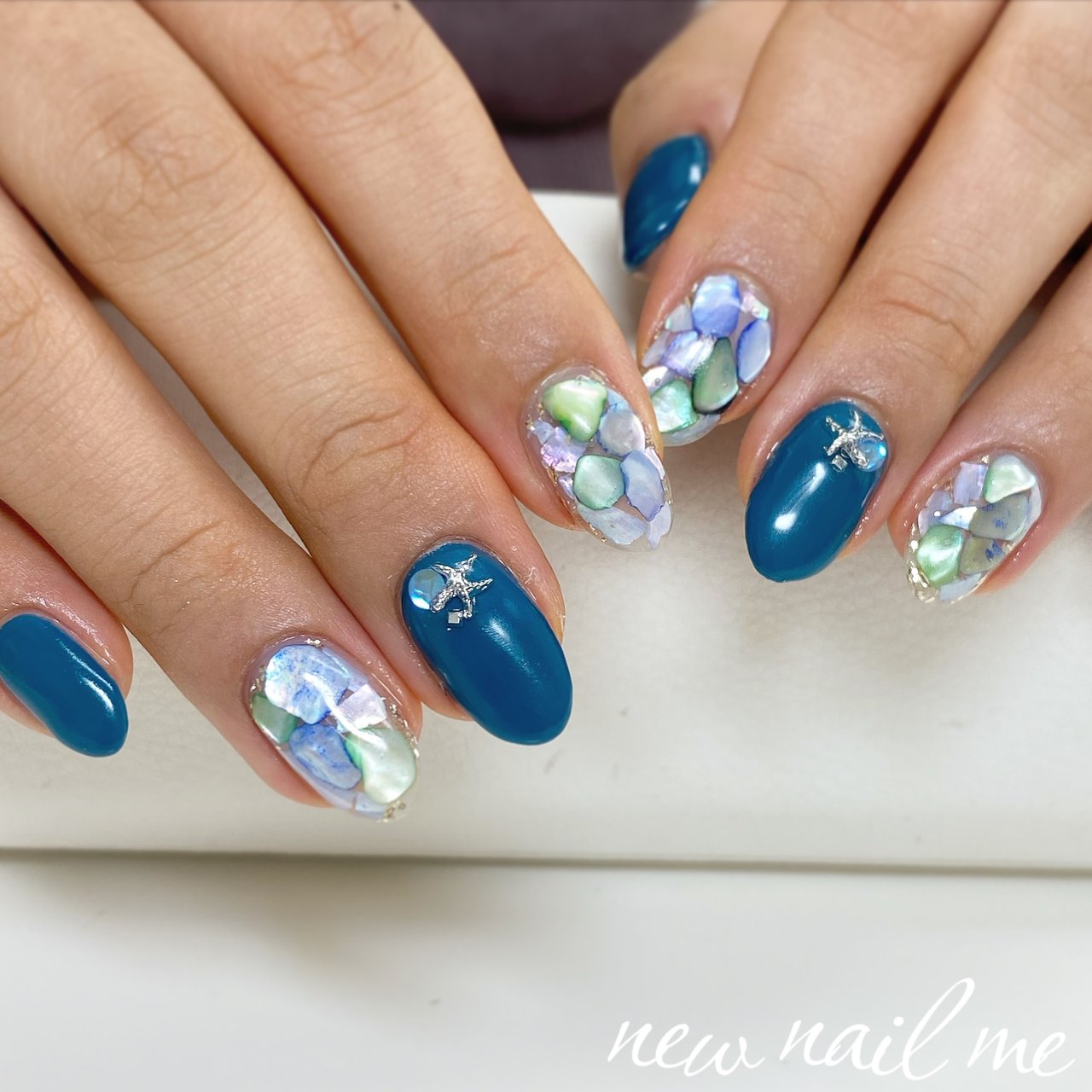 夏 秋 ハンド ワンカラー ビジュー Momoko New Nail Meのネイルデザイン No ネイルブック