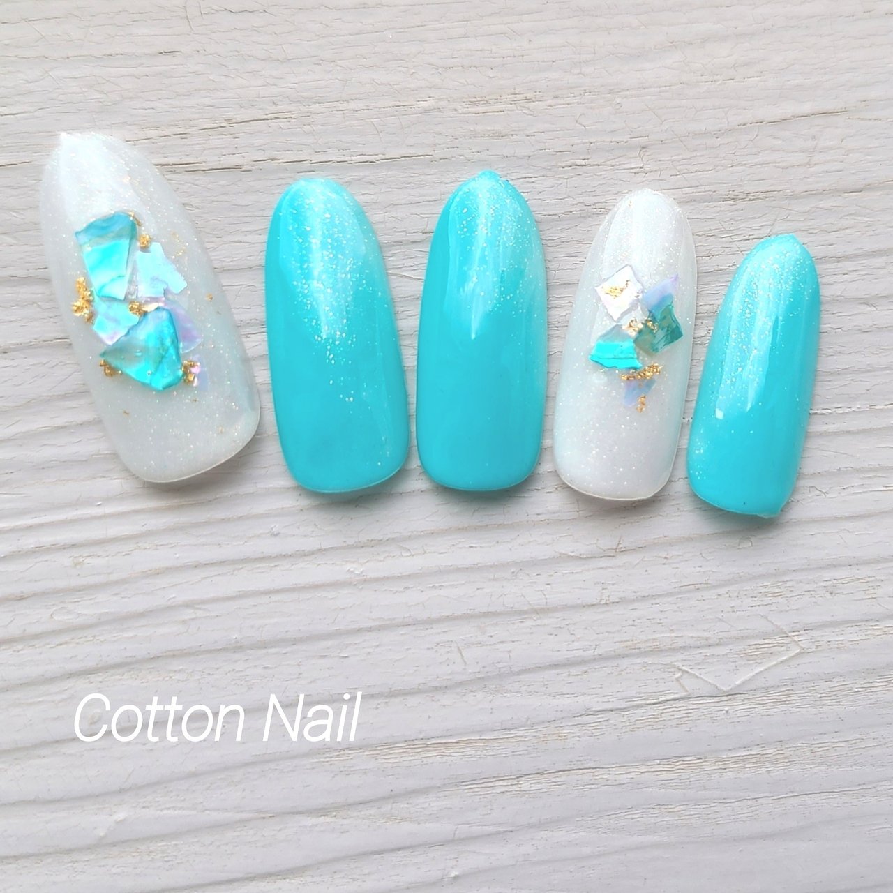 夏 ハンド シェル ホワイト ターコイズ Cotton Nailのネイルデザイン No 5404082 ネイルブック