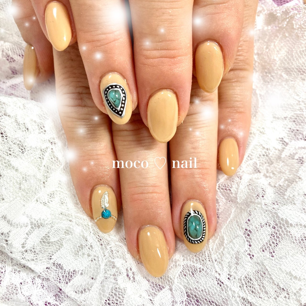 ハンド ワンカラー フェザー チェーン ベージュ Moco Nailのネイルデザイン No ネイルブック