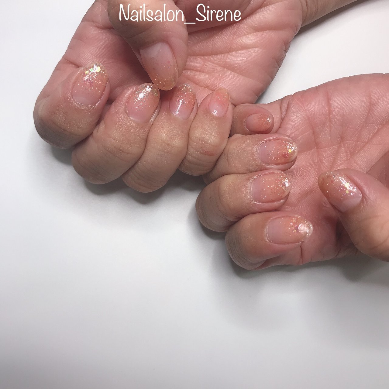 夏 ハンド グラデーション ホログラム ラメ Nailsalon Sireneのネイルデザイン No ネイルブック