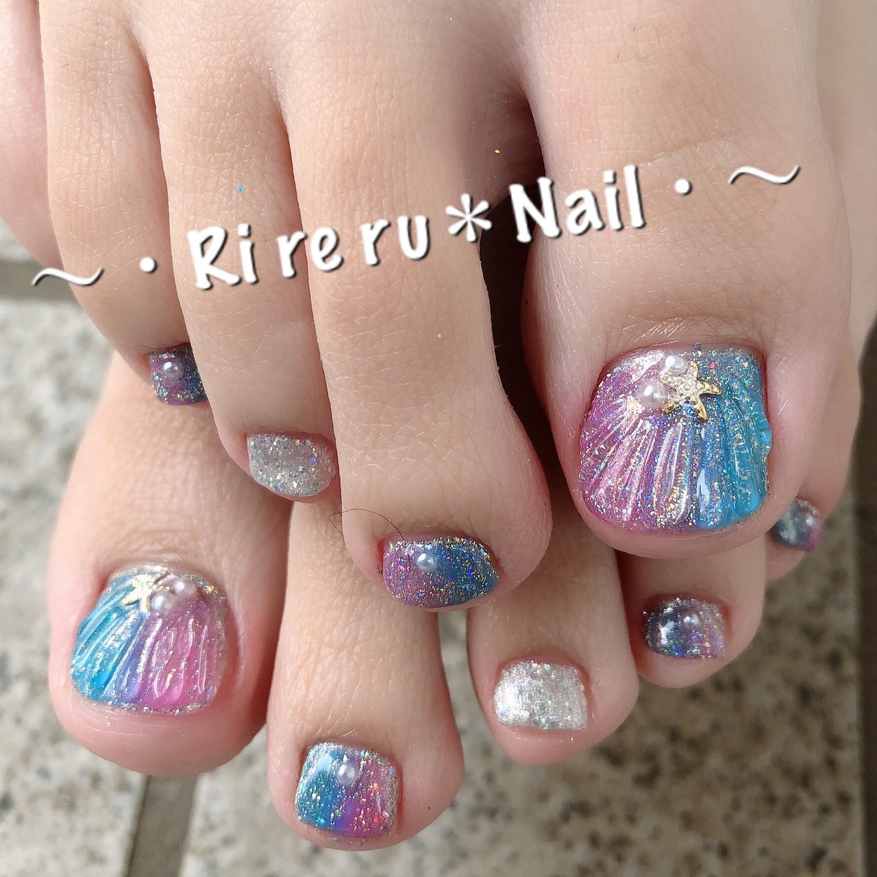 夏 フット グラデーション 人魚の鱗 ユニコーン Ri Re Ru Nail リレル ネイルのネイルデザイン No ネイル ブック