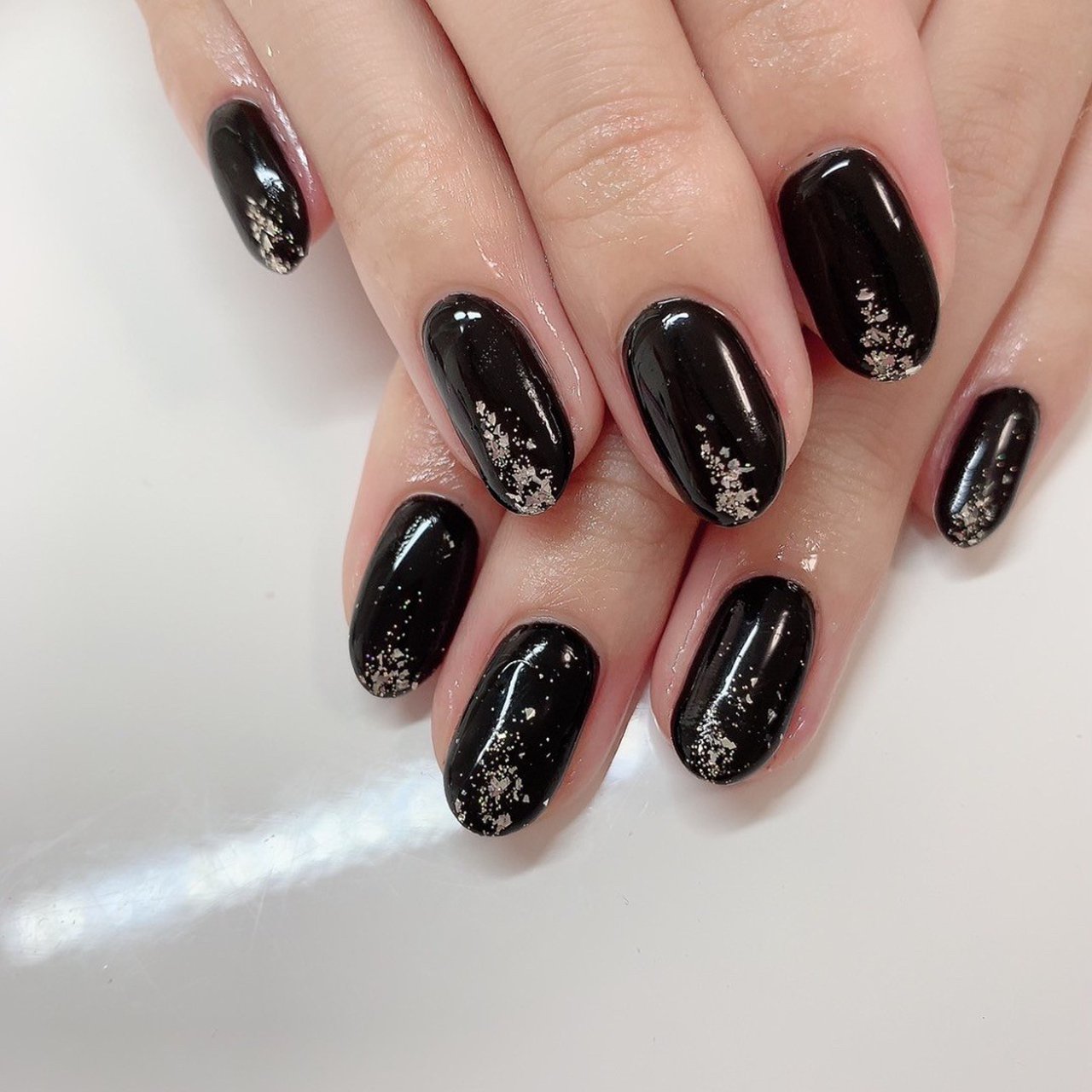 ハンド シンプル ラメ ワンカラー ブラック Studiofront Nail Artistのネイルデザイン No ネイルブック